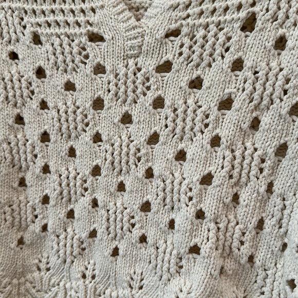 H&M Sweater 💟🤍 - Picture 2 of 4